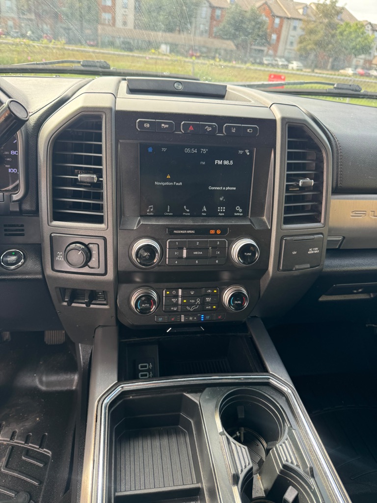 Photo 17 of this FORD F-250 SUPER DUT
