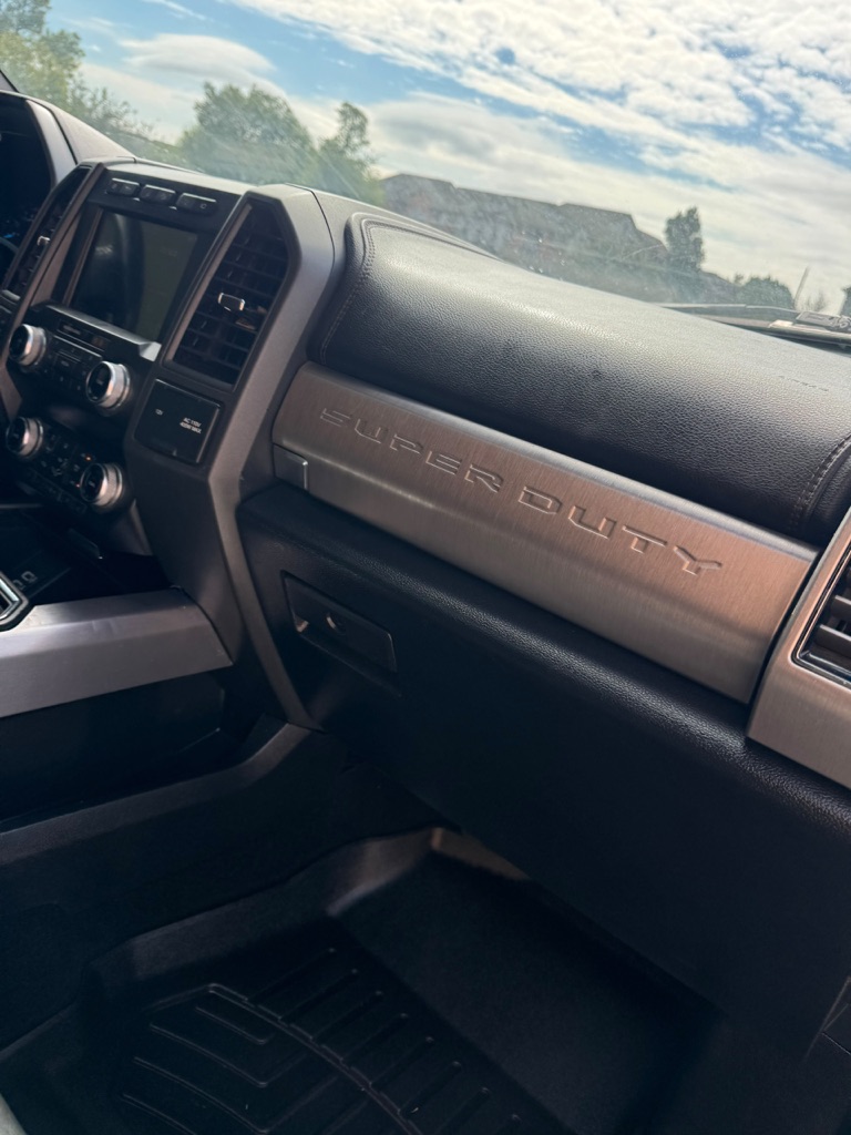 Photo 18 of this FORD F-250 SUPER DUT