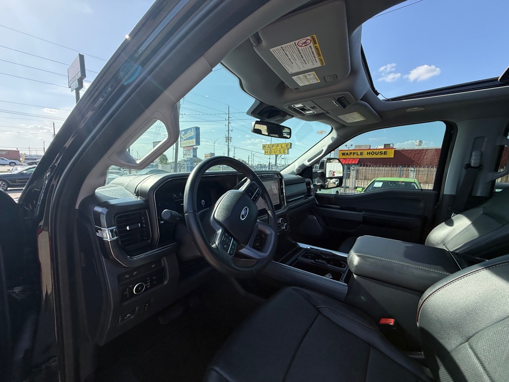 Photo 17 of this FORD F-250 SUPER DUT