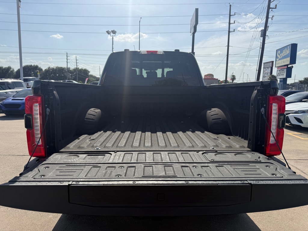 Photo 15 of this FORD F-250 SUPER DUT