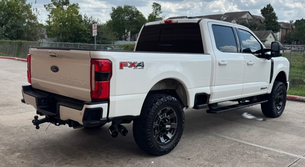 Photo 3 of this FORD F-250 SUPER DUT