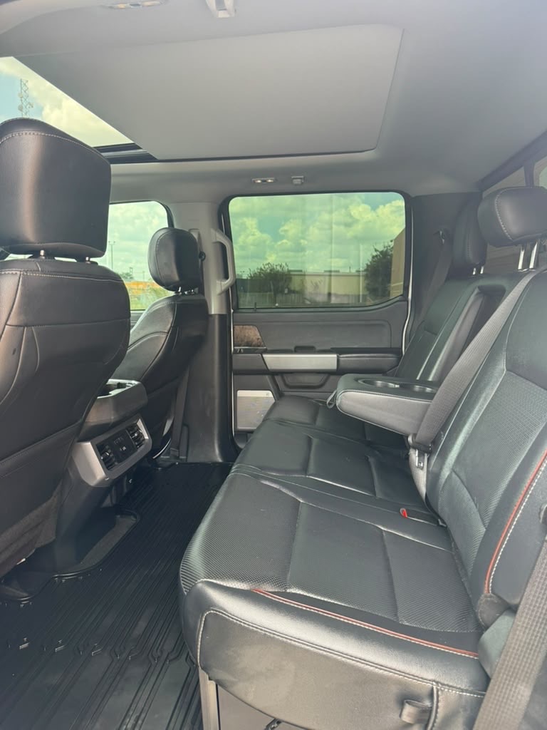 Photo 14 of this FORD F-250 SUPER DUT