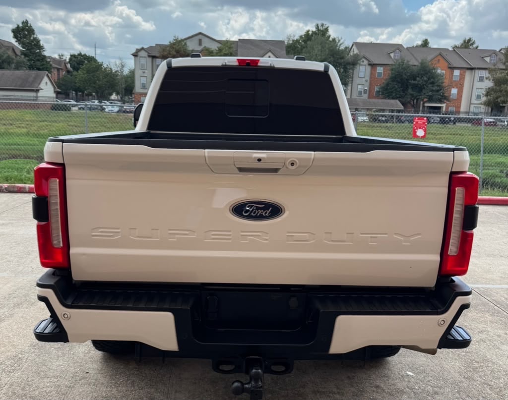 Photo 6 of this FORD F-250 SUPER DUT