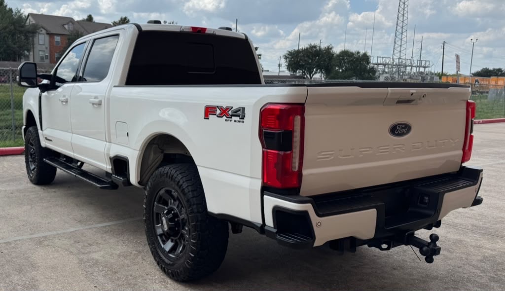 Photo 4 of this FORD F-250 SUPER DUT