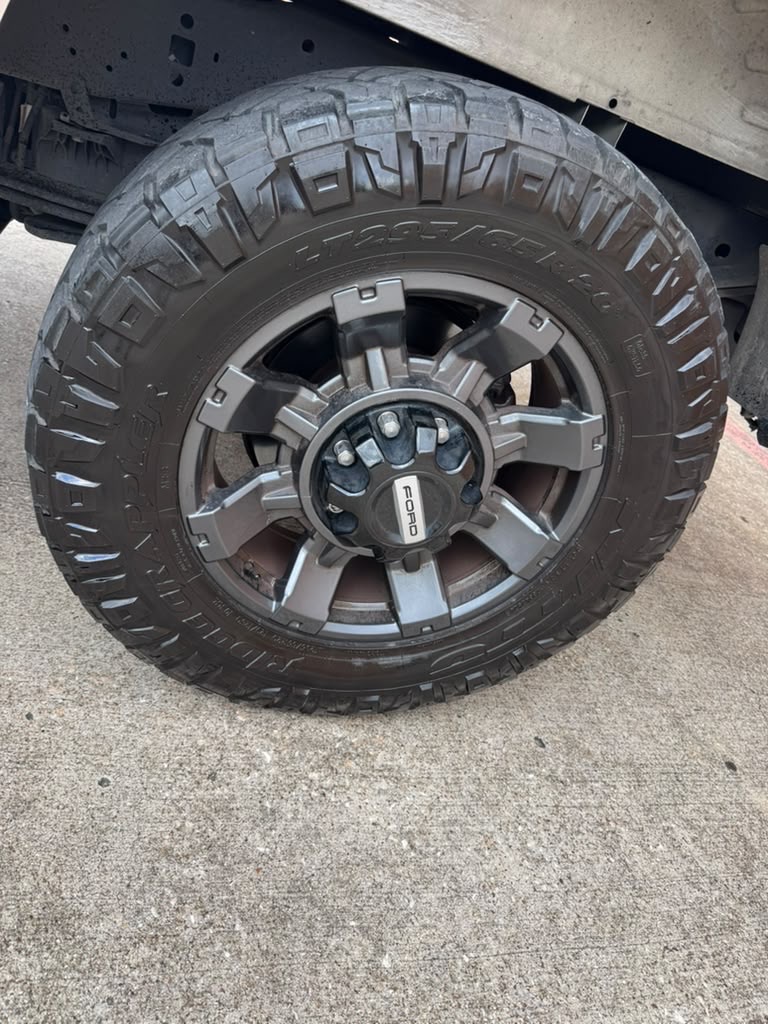 Photo 11 of this FORD F-250 SUPER DUT