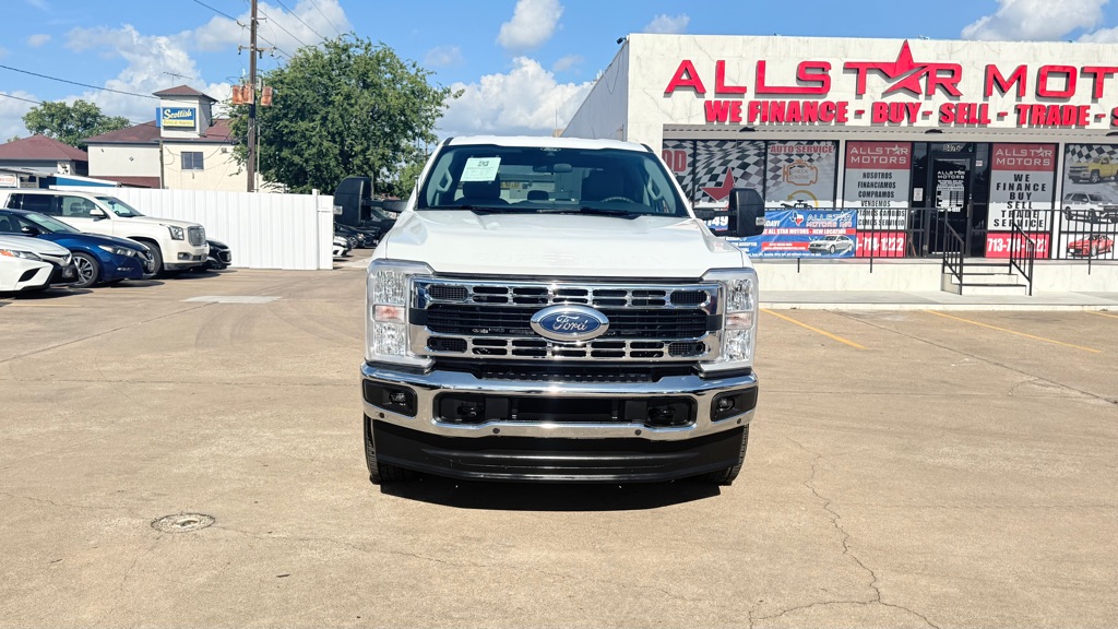 Photo 2 of this FORD F-250 SUPER DUT