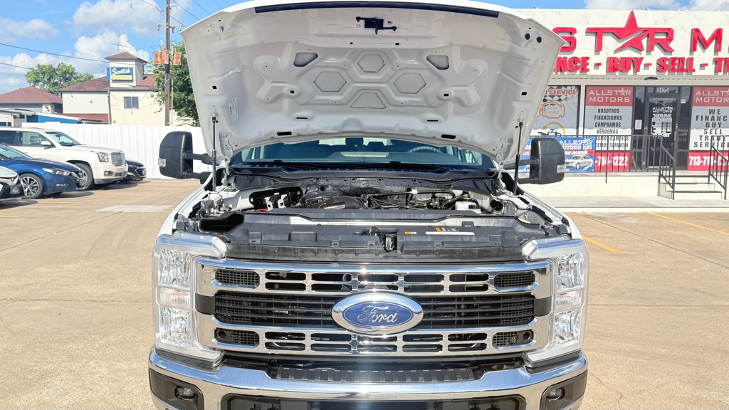 Photo 12 of this FORD F-250 SUPER DUT