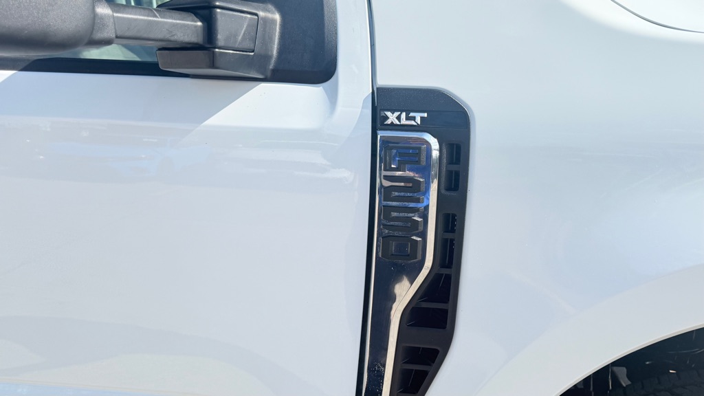 Photo 10 of this FORD F-250 SUPER DUT