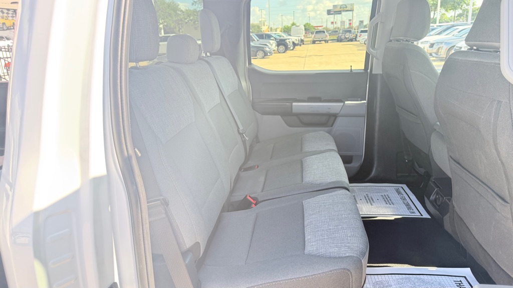 Photo 17 of this FORD F-250 SUPER DUT