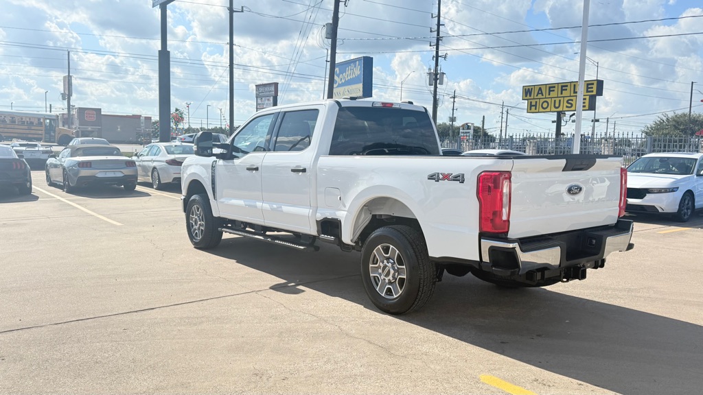 Photo 5 of this FORD F-250 SUPER DUT