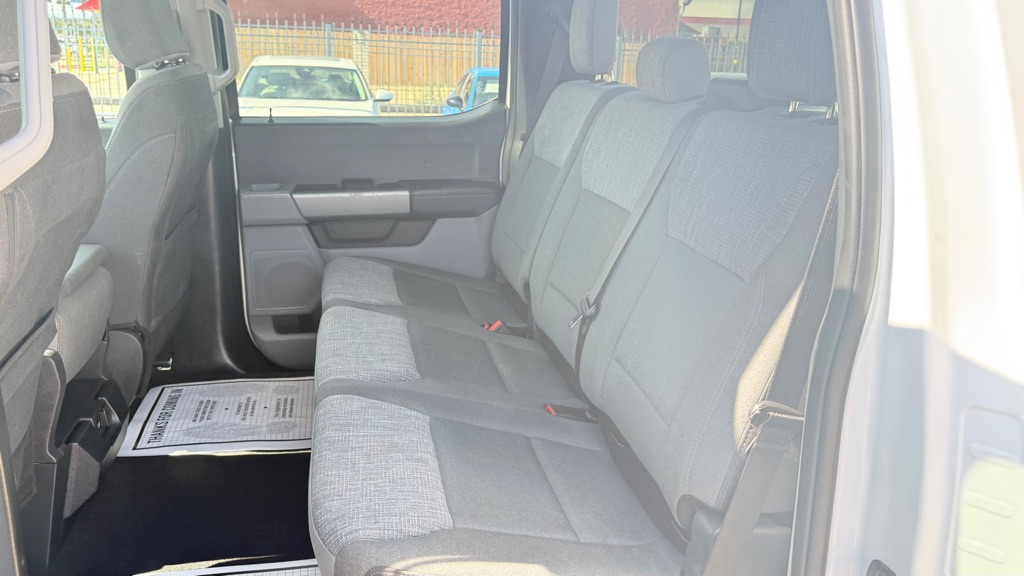 Photo 15 of this FORD F-250 SUPER DUT