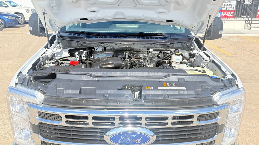 Photo 13 of this FORD F-250 SUPER DUT