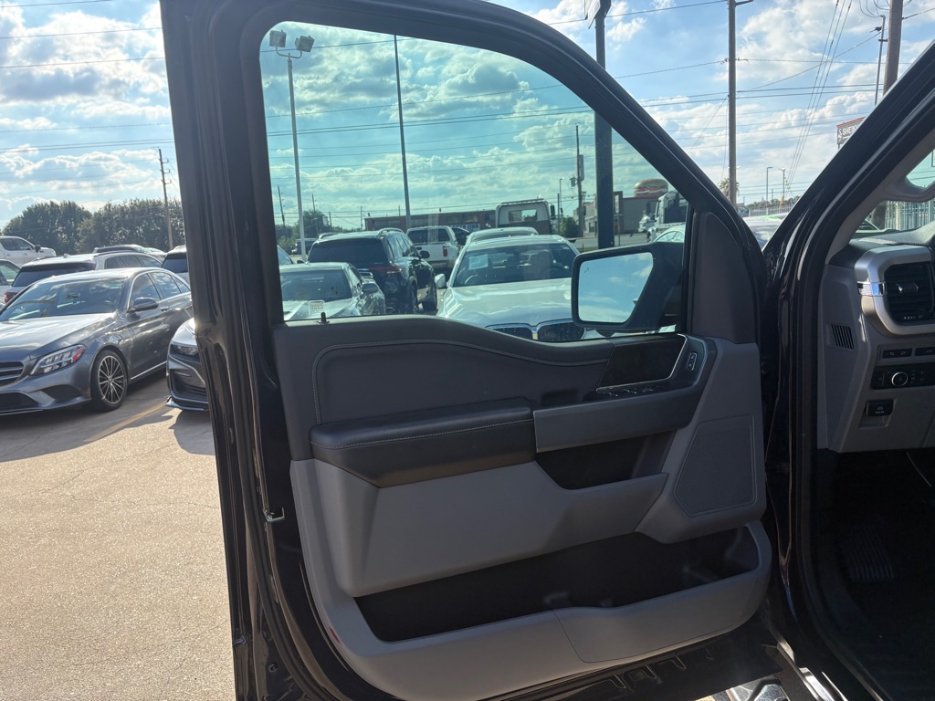Photo 10 of this FORD F-150