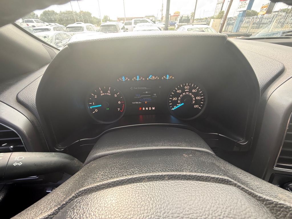 Photo 23 of this FORD F-150