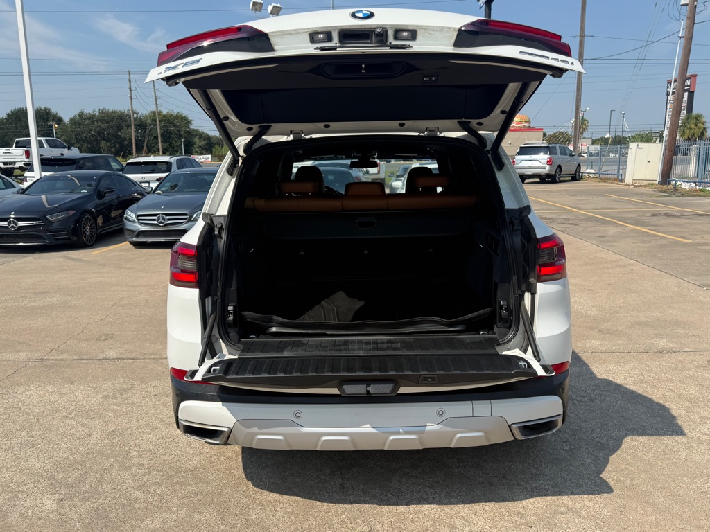 Photo 10 of this BMW X5