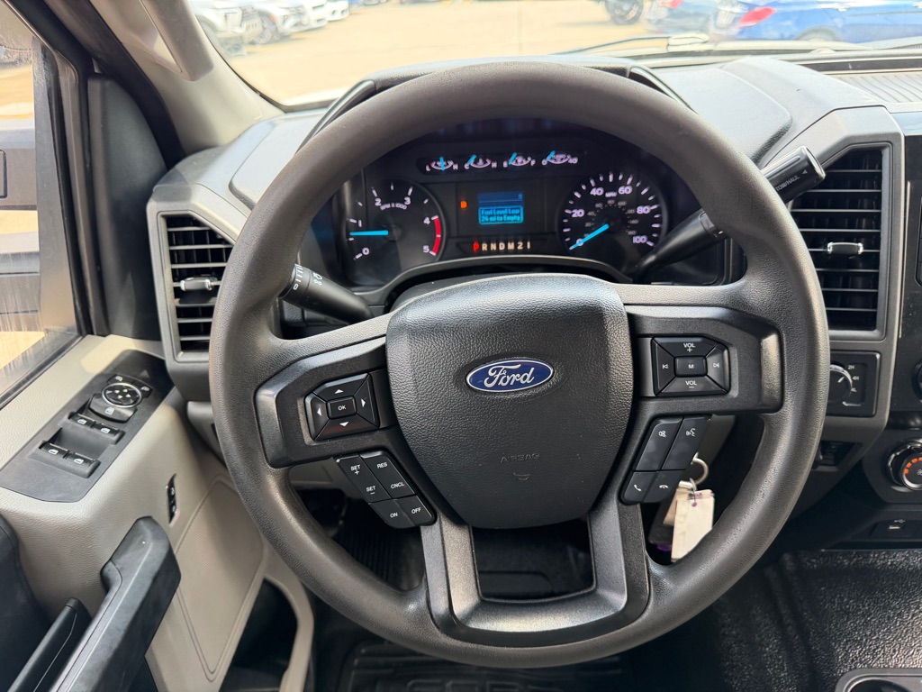 Photo 20 of this FORD F-450 SUPER DUT