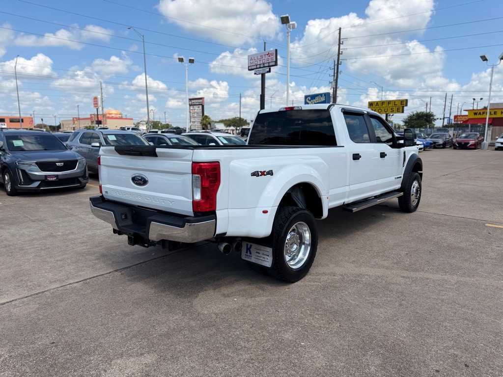 Photo 9 of this FORD F-450 SUPER DUT
