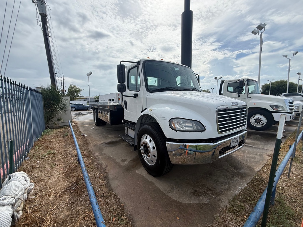 Photo 21 of this FREIGHTLINER TOW