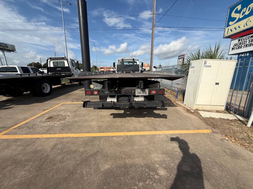 Photo 16 of this FREIGHTLINER TOW