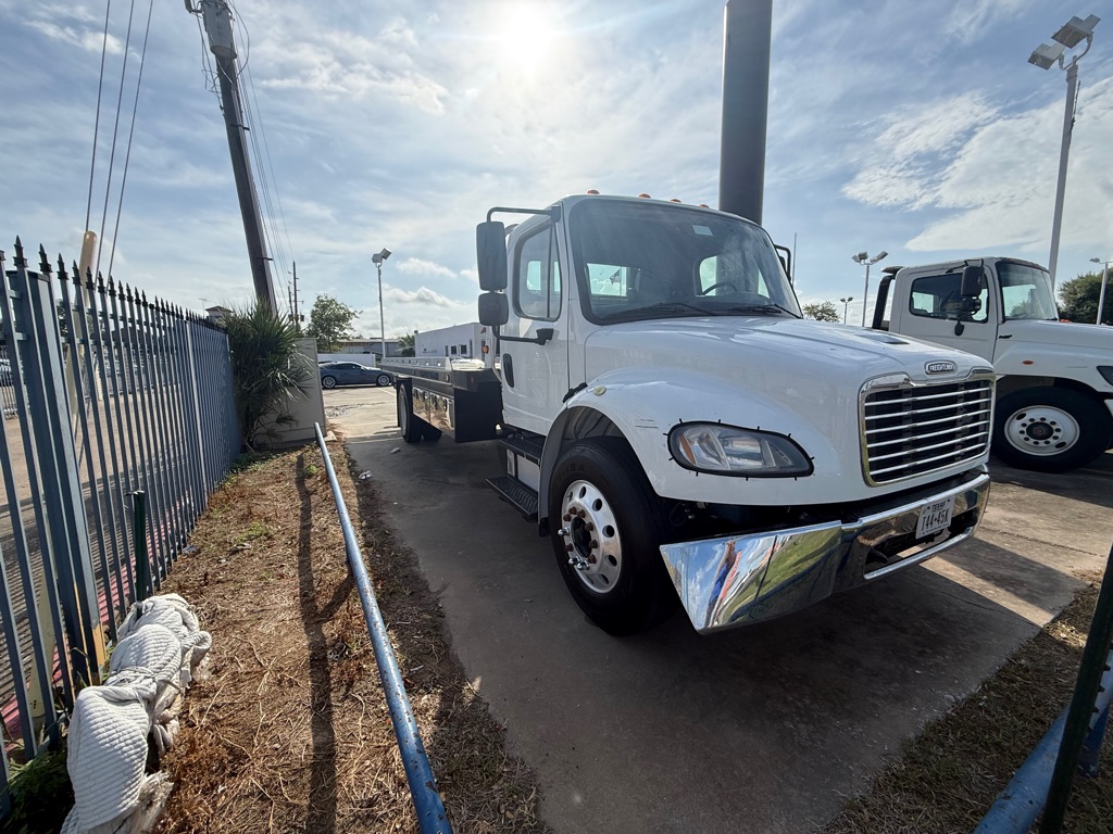 Photo 11 of this FREIGHTLINER TOW