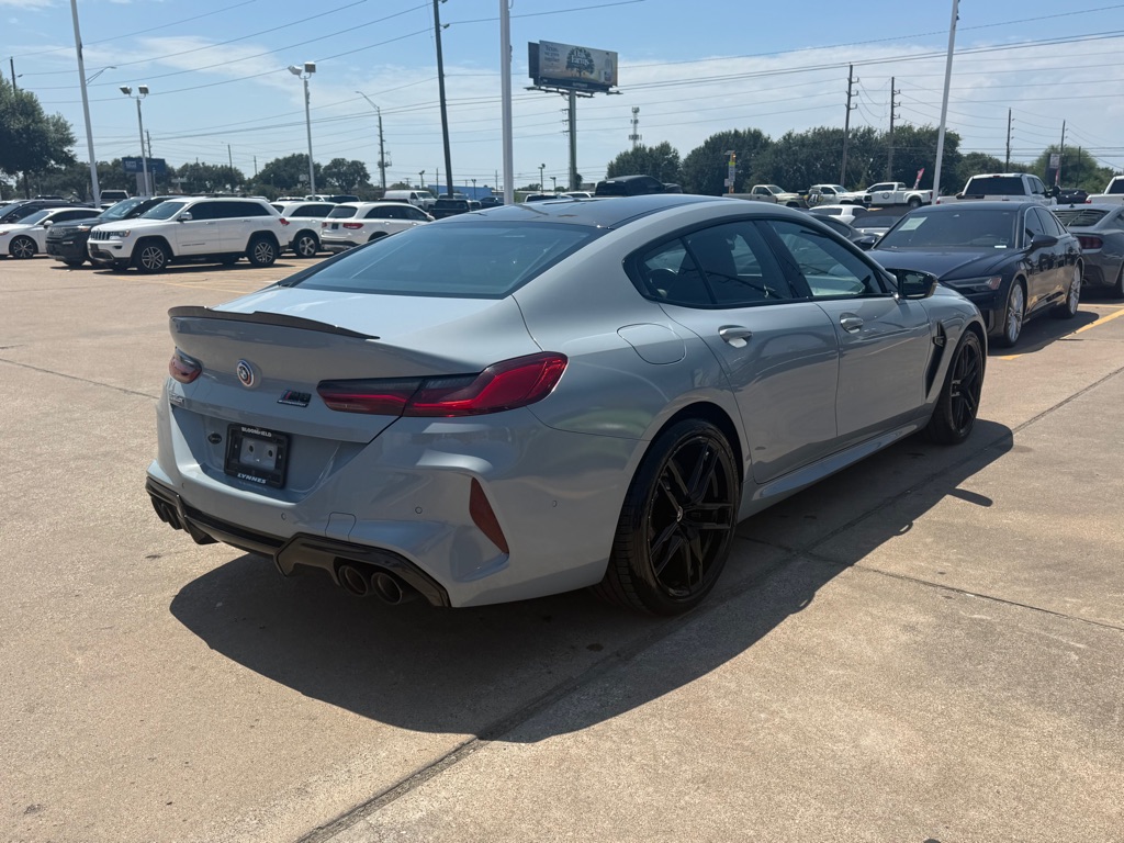 Photo 8 of this BMW M8