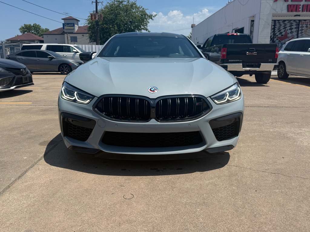 Photo 2 of this BMW M8