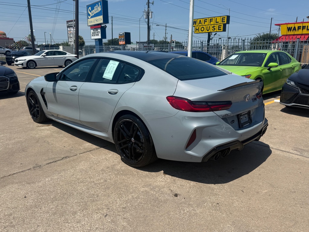 Photo 5 of this BMW M8