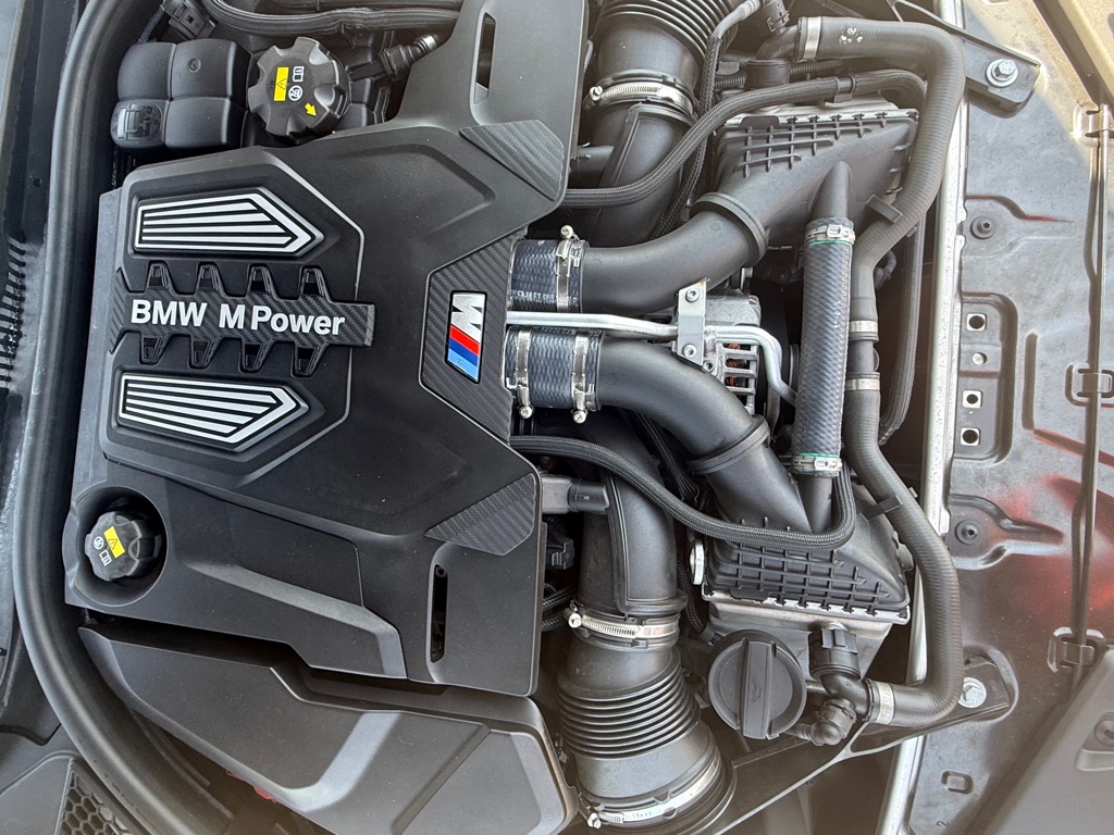 Photo 19 of this BMW M8