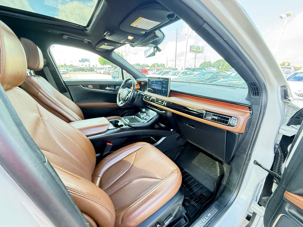 Photo 19 of this LINCOLN NAUTILUS