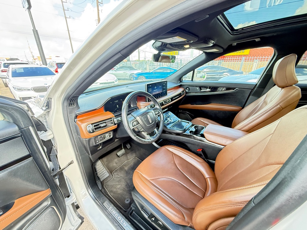 Photo 14 of this LINCOLN NAUTILUS