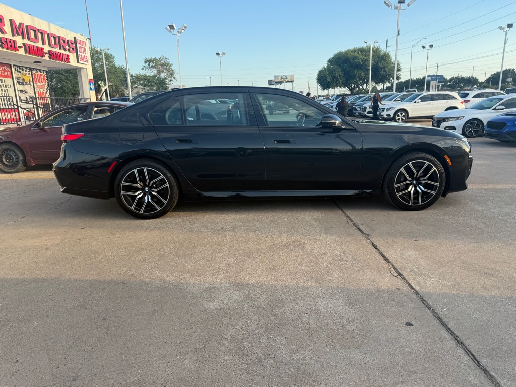Photo 8 of this BMW 7 SERIES