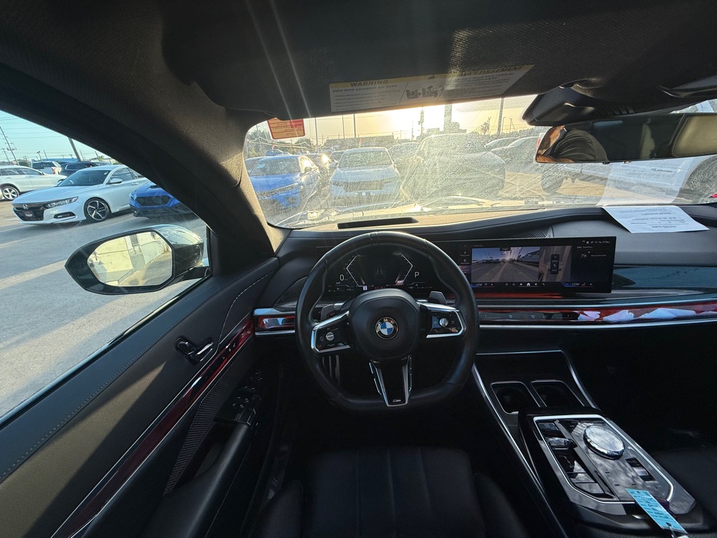 Photo 22 of this BMW 7 SERIES