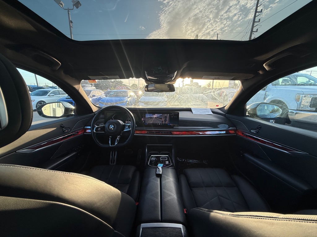 Photo 20 of this BMW 7 SERIES