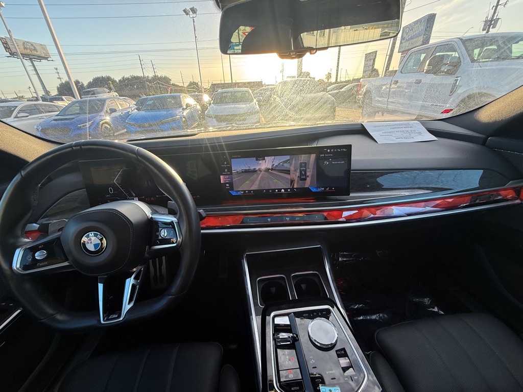 Photo 21 of this BMW 7 SERIES