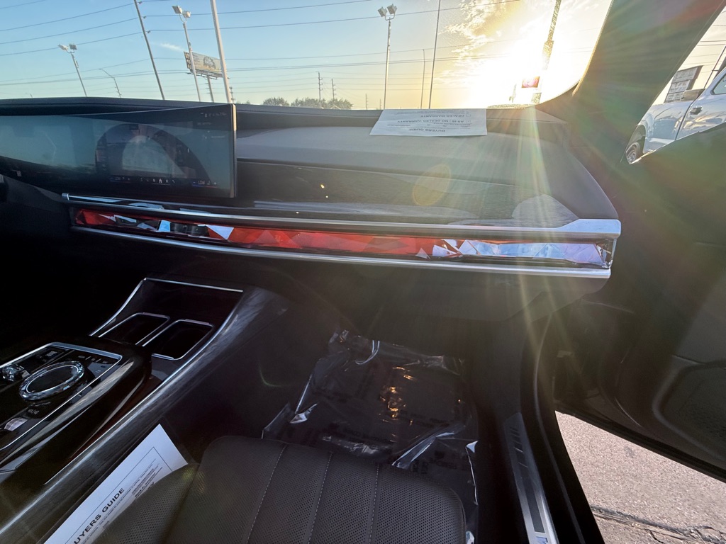 Photo 30 of this BMW 7 SERIES