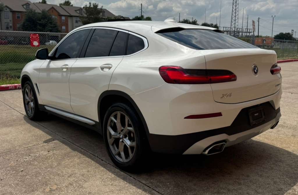 Photo 4 of this BMW X4