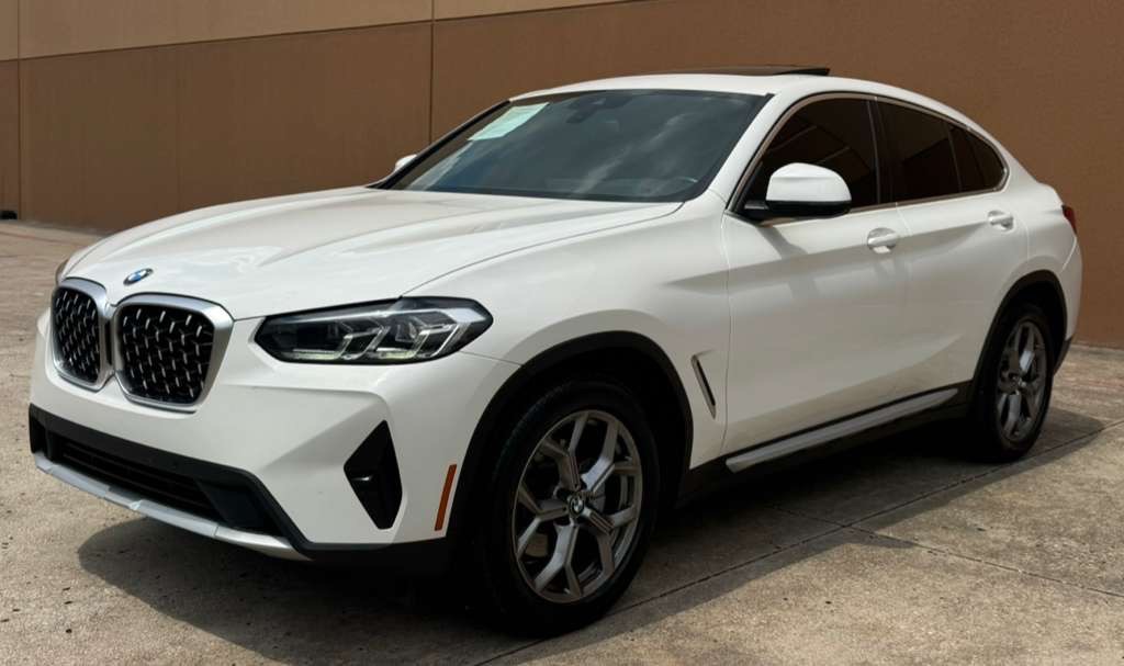 Photo 2 of this BMW X4