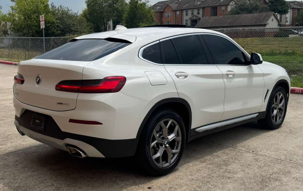 Photo 3 of this BMW X4