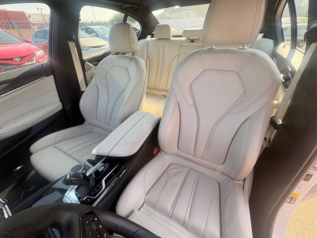 Photo 14 of this BMW 5 SERIES