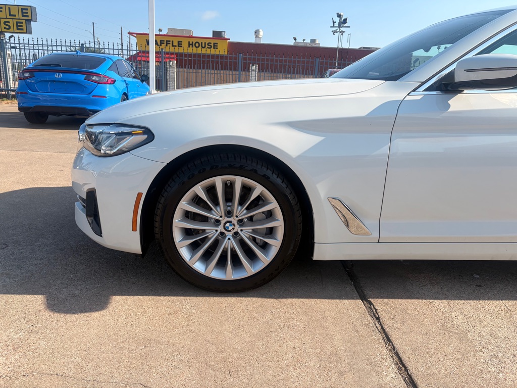 Photo 9 of this BMW 5 SERIES