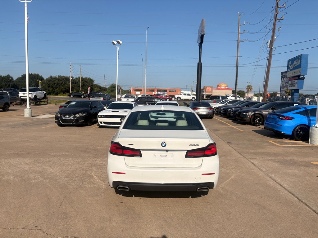Photo 6 of this BMW 5 SERIES