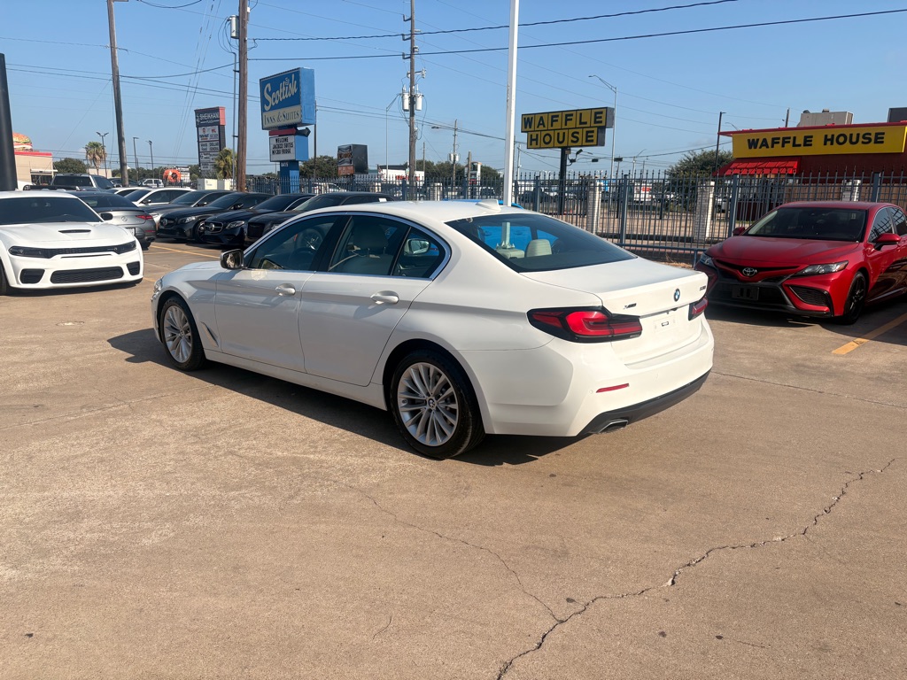 Photo 5 of this BMW 5 SERIES