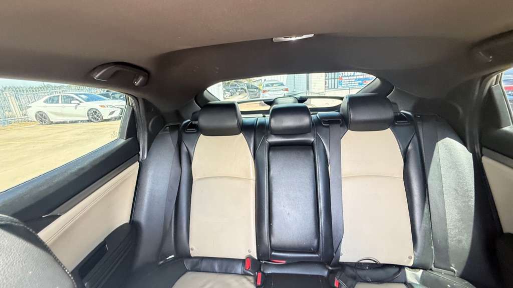 Photo 18 of this HONDA CIVIC