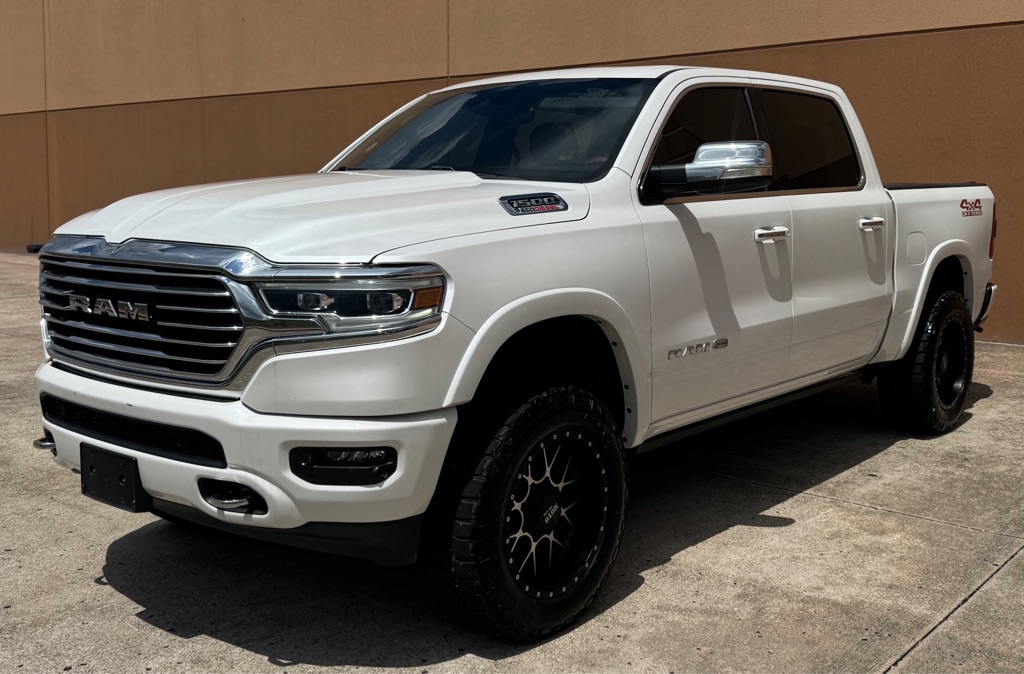 Photo 2 of this RAM 1500