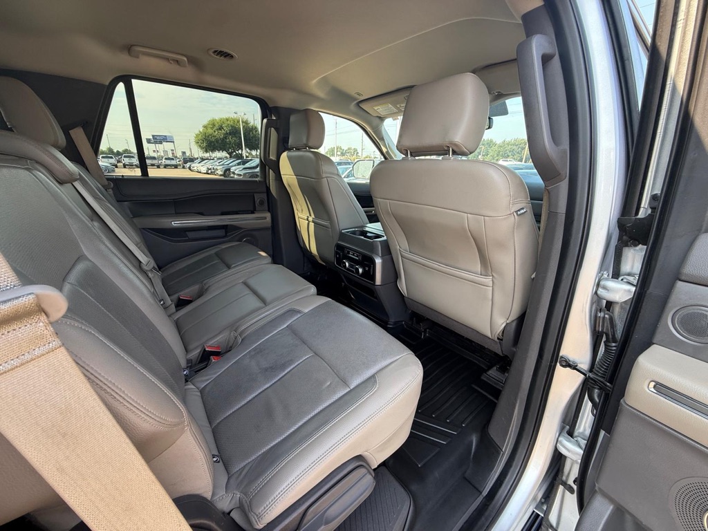 Photo 17 of this FORD EXPEDITION