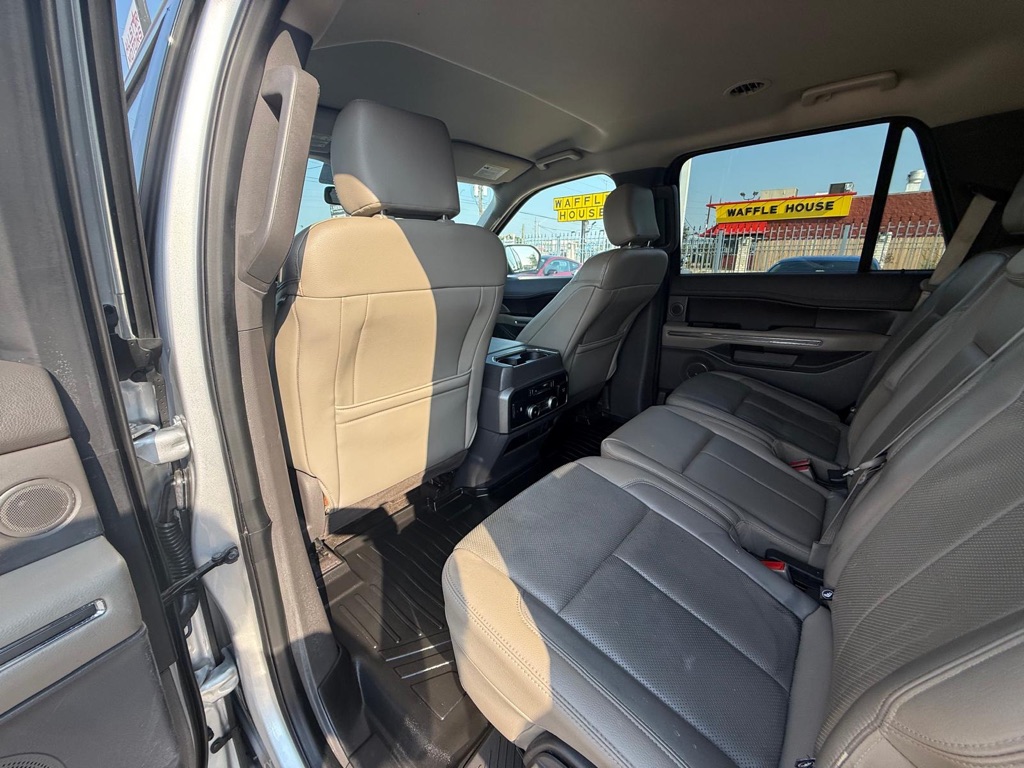 Photo 15 of this FORD EXPEDITION
