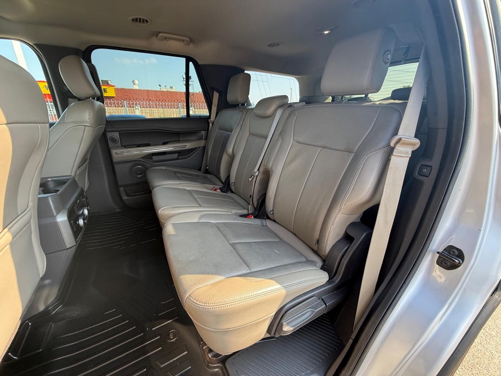 Photo 14 of this FORD EXPEDITION