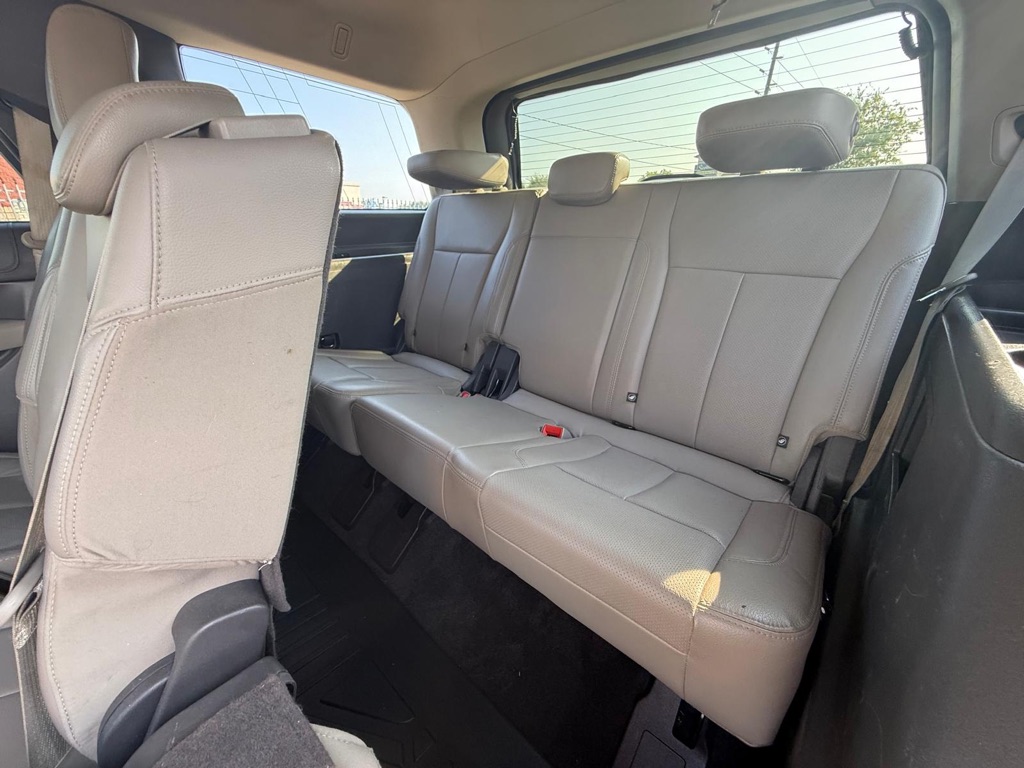 Photo 16 of this FORD EXPEDITION