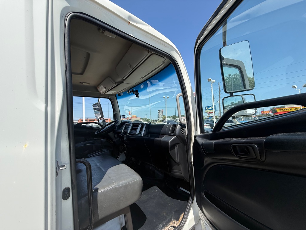 Photo 13 of this HINO 258/268