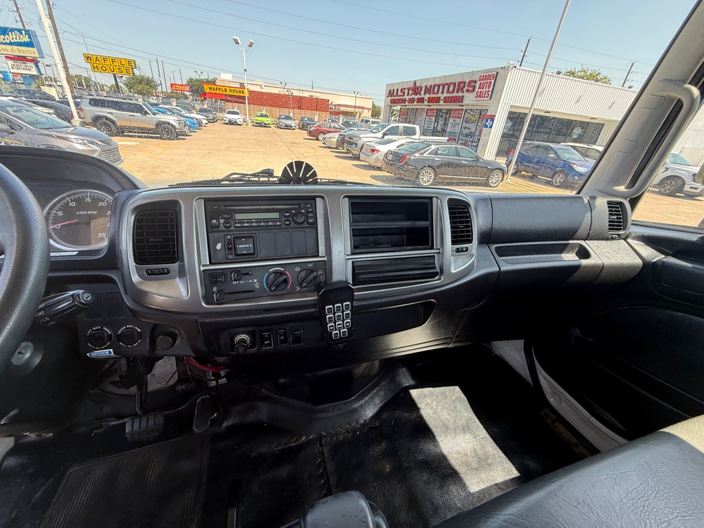 Photo 19 of this HINO 258/268